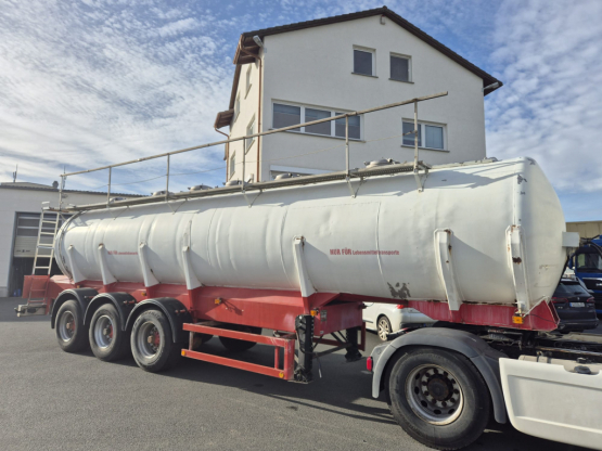 27.530 Liter Tankvolumen 